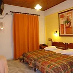 Kouros Otel